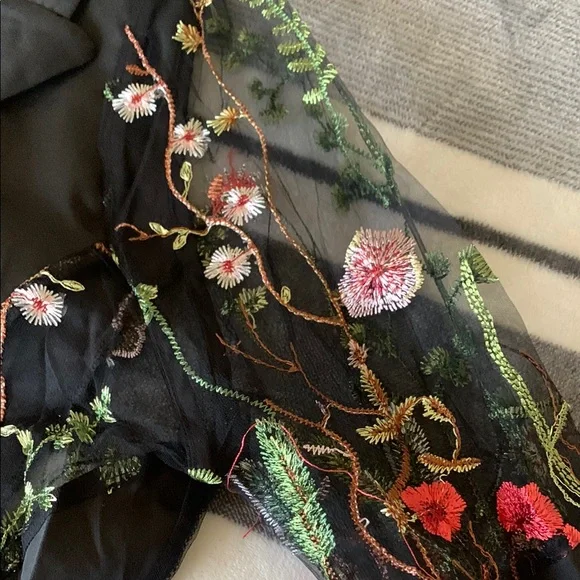 Black Floral Embroidered Men's Jacket - Picture 3 of 6